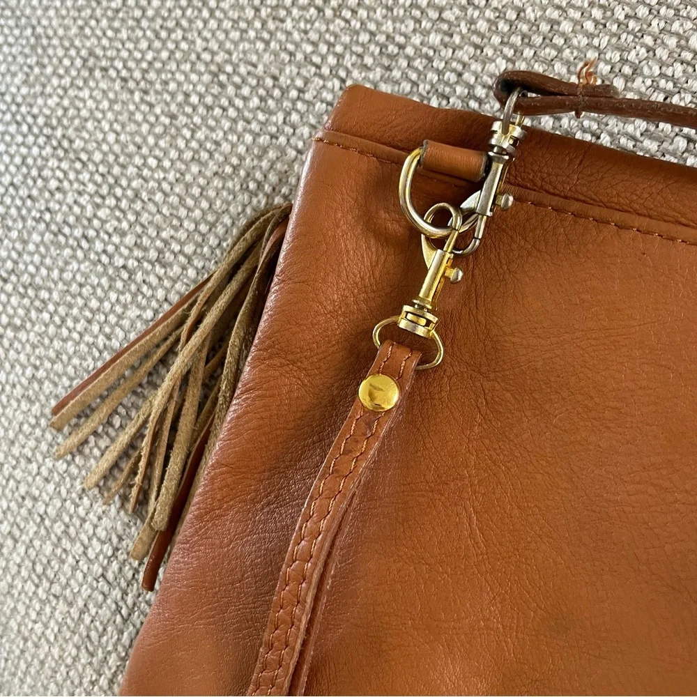 Vera Pelle Made in Italy Envelope Style Crossbody or Clutch Leather Zip Purse